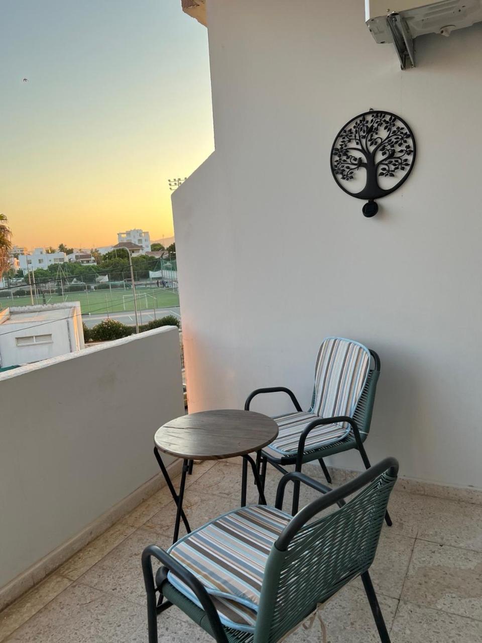 Tower Court Rooms Larnaca Exterior photo